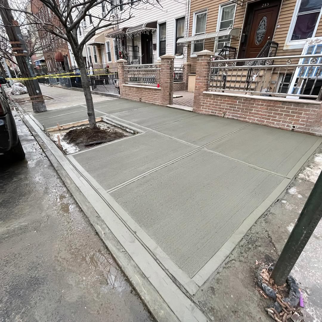 Concrete sidewalk. New concrete sidewalk.
                                        
