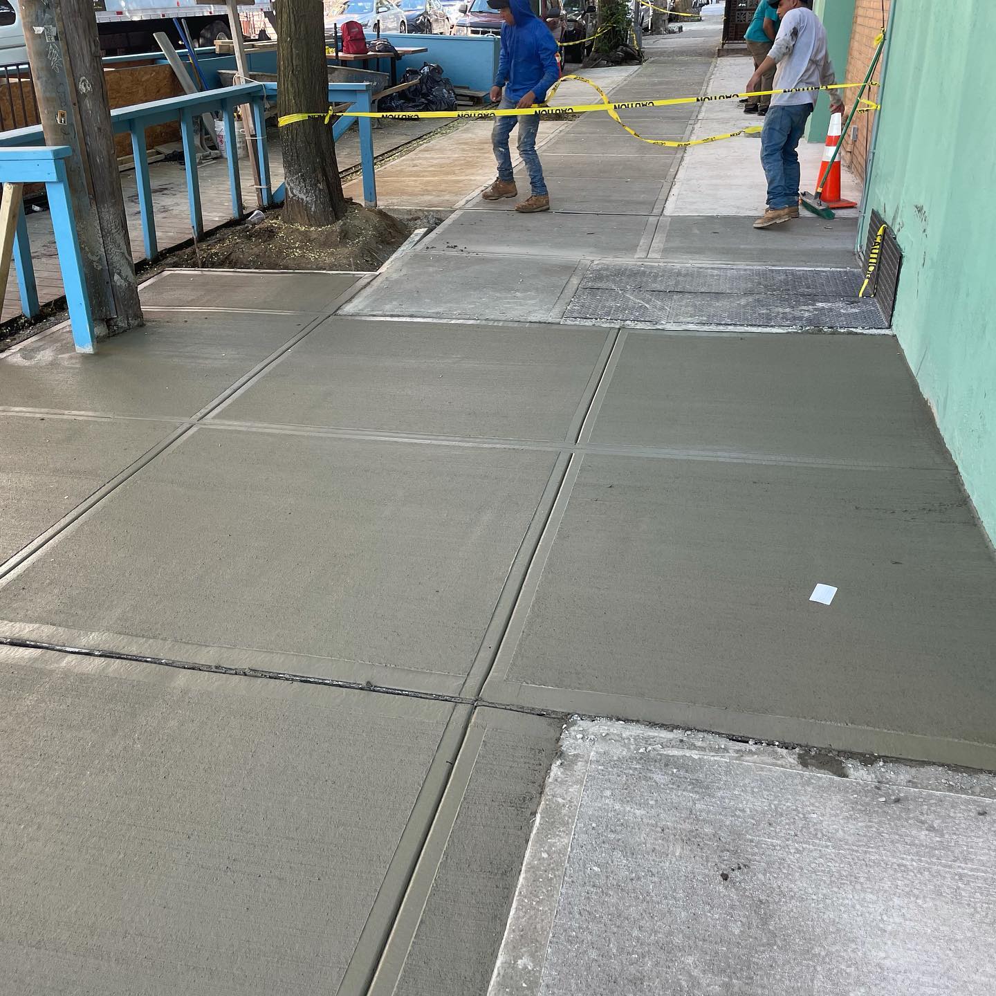 Concrete sidewalk. New concrete sidewalk.
                                        