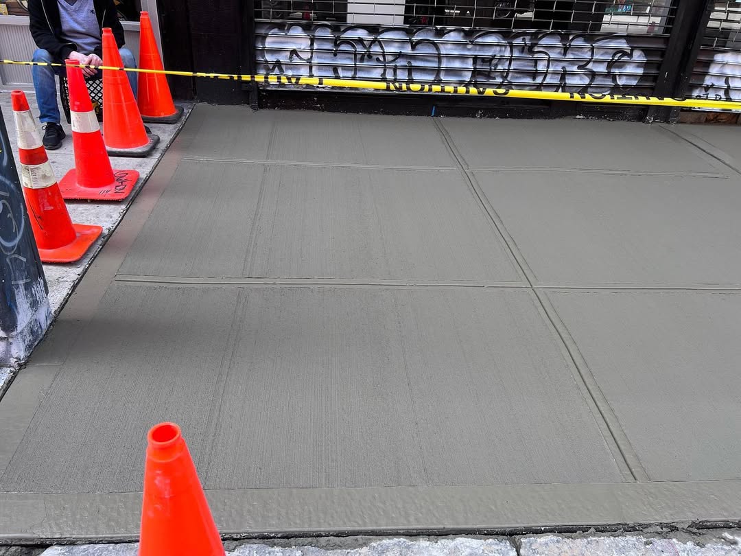 Concrete sidewalk. New concrete sidewalk.
                                        